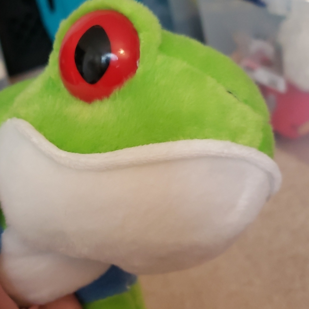 Like new! Tree Frog stuff (Wild Republic) - Picture 5 of 5